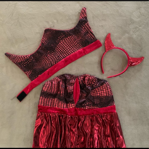 Darling Devil Costume - Picture 2 of 10